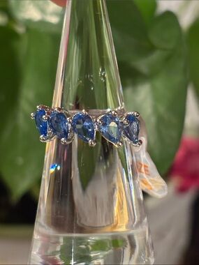 Silver Tome Blue Teardrop Stone Band Ring